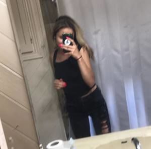 Meet your Posher, Danika